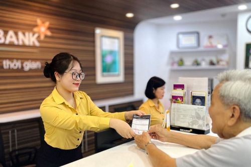 Lãi suất Chứng chỉ tiền gửi chạm mốc 8,7%: BAC A BANK 'hâm nóng' thị trường dòng tiền