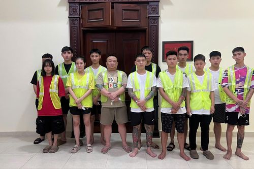 Công an Hà Nội tạm giữ 13 đối tượng về hành vi buôn bán 'bóng cười'