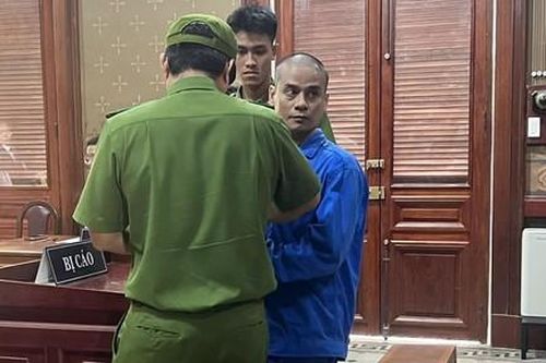 Nam công nhân dùng dao tấn công tổ trưởng vì bị dọa cho nghỉ việc, lĩnh 10 năm tù