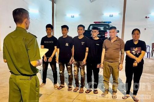 Những kẻ nhẫn tâm liên tiếp mua bán 'sang tay' thiếu nữ 14 tuổi làm nhân viên quán karaoke