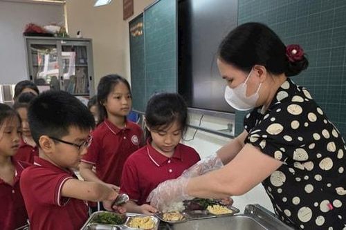 An toàn thực phẩm học đường ở Đông Anh: Tăng cường kiểm soát, hướng tới sự yên tâm của phụ huynh