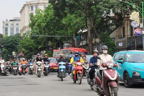 Trước thí điểm cấm xe xăng có hiệu lực, Hà Nội dự kiến 'siết' mạnh hoạt động của xe ôm, shipper từ tháng 6/2026