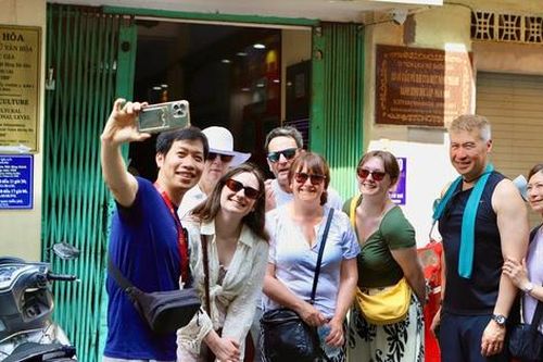 Căn hầm bí mật giữa lòng TPHCM hút khách những ngày đầu tháng 5