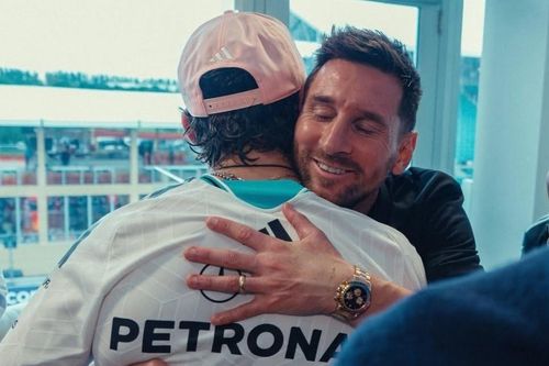 Cái ôm lộ đồng hồ Rolex hiếm của Messi