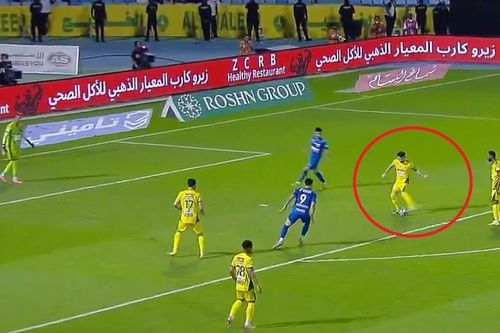 Khoảnh khắc triệu view khiến CĐV phẫn nộ thay Ronaldo