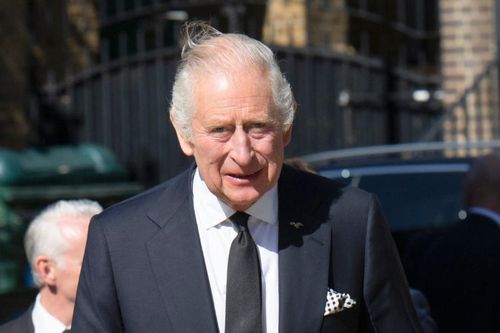 Archie tròn 7 tuổi, Vua Charles 'đầy tiếc nuối' vì điều chưa kịp làm với cháu trai