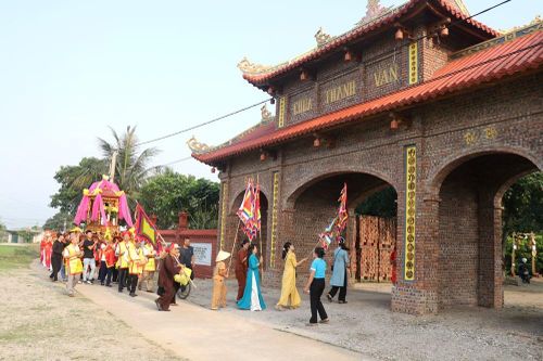 Khai hội Phủ Suối: Dòng người thành kính về miền linh thiêng xứ Thanh