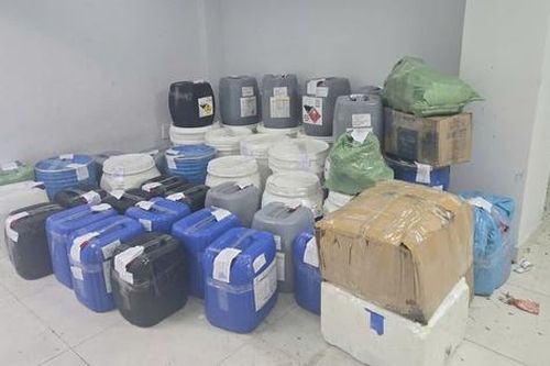 Triệt phá đường dây sản xuất giấm Acetic giả, có thể gây tử vong nếu dùng nồng độ cao