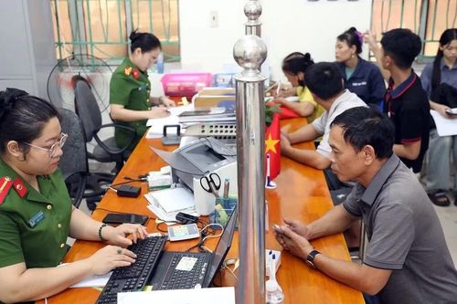 Những hy sinh lặng thầm, bền bỉ