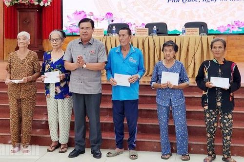 Đoàn đại biểu Quốc hội tỉnh An Giang tiếp xúc cử tri đặc khu Phú Quốc