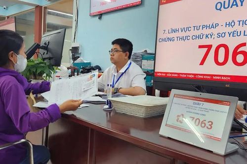 Nửa thế kỷ mang tên Bác, TP Hồ Chí Minh trọn nghĩa vẹn tình, vươn tầm toàn cầu - Bài 3: Chính quyền gần dân, vì dân phục vụ