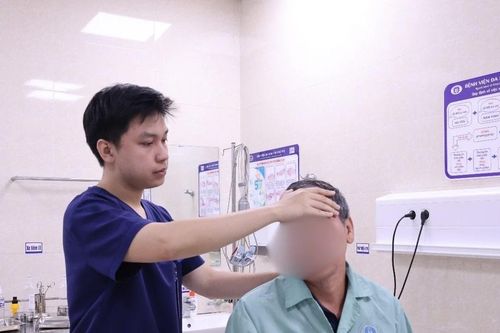 Chóng mặt dai dẳng tái diễn kéo dài, thủ phạm không ngờ do sỏi tai