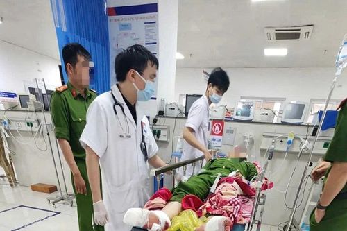 Đại úy công an bị tấn công tại trụ sở đã được phẫu thuật sọ não và nối lại bàn chân