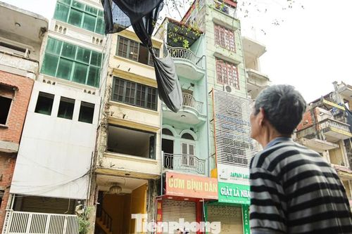 Người dân Thụy Khuê di dời nhà cửa phục vụ xây ga ngầm metro