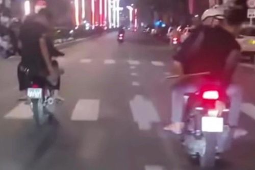 [CLIP] Công an truy lùng nhóm quái xế mang hung khí 'đại náo' đường phố Nha Trang