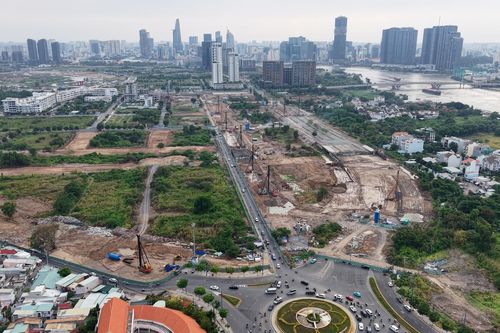 Người dân trông chờ loạt tuyến đường huyết mạch ở Thủ Thiêm sớm hoàn thành