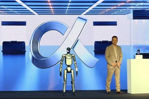 Lý do các hãng điện thoại Trung Quốc đổ xô làm robot hình người