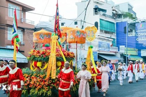 Nghi thức rước nước linh thiêng mở màn Lễ hội Tháp Bà Pô Nagar 2026