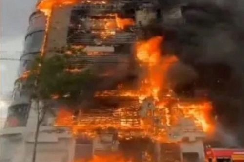 Cháy lớn ở trung tâm mua sắm tại Iran, khiến 8 người thiệt mạng
