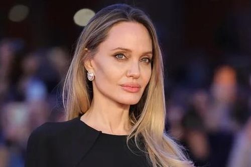 Nữ minh tinh Angelina Jolie giành chiến thắng lớn trước Brad Pitt trong vụ kiện