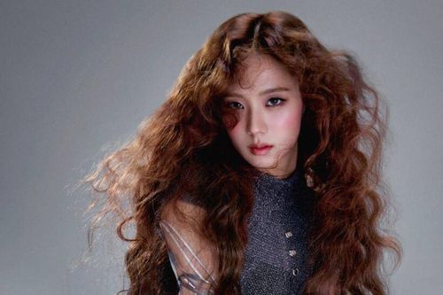 Jisoo (BLACKPINK) vướng ồn ào liên quan đến trang phục
