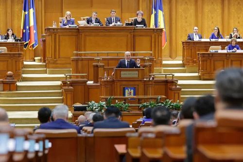 Romania khởi động tham vấn lập chính phủ mới sau khủng hoảng chính trị