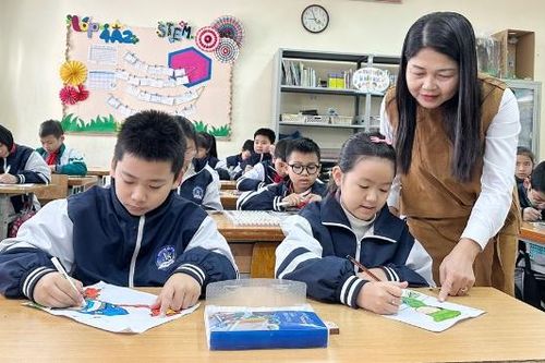 Bồi đắp tình yêu biển, đảo cho học sinh