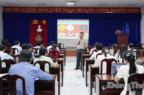 Đồng Tháp: Nâng cao năng lực cán bộ y tế cơ sở về vệ sinh môi trường và quản lý chất thải