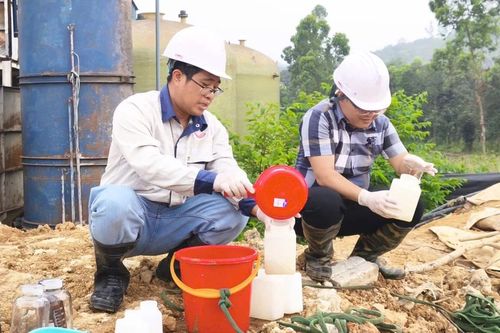 Đông Cuông: Giám sát tháo dỡ nhà xưởng tái chế giấy hoạt động không đúng quy định