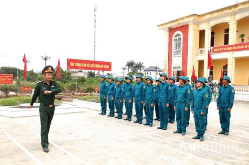 Quan tâm phát triển đảng viên trong lực lượng dân quân