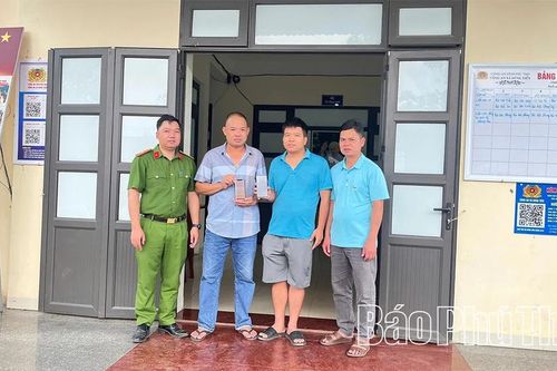 Hỗ trợ người dân nhận lại 200 triệu đồng chuyển nhầm
