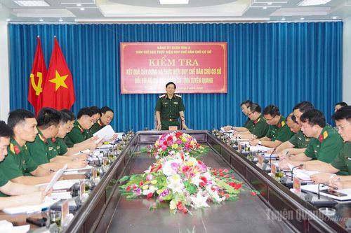 Quân khu 2 kiểm tra kết quả xây dựng và thực hiện Quy chế dân chủ cơ sở tại Bộ CHQS tỉnh