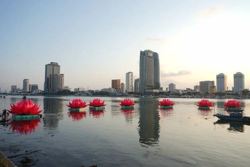 Đà Nẵng: Sẽ tổ chức 18 lễ đài Phật đản tập trung, thắp sáng 7 hoa sen trên sông Hàn và sông Hoài