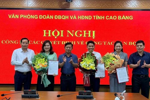 Văn phòng Đoàn ĐBQH và HĐND tỉnh Cao Bằng công bố quyết định về công tác cán bộ
