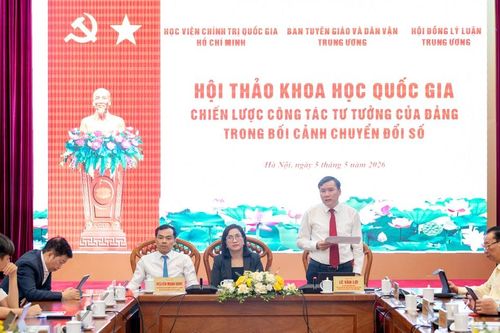 Xây dựng 'thế trận lòng dân trên không gian mạng'