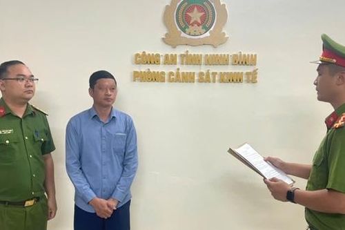 Khởi tố nguyên cán bộ xã chiếm đoạt tiền từ thiện hỗ trợ thiên tai của người dân
