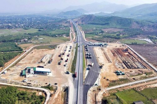 Đẩy nhanh tiến độ hoàn thành trạm dừng nghỉ trên cao tốc Bắc - Nam