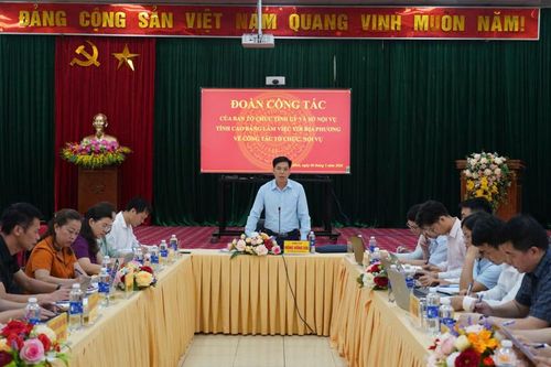 Đoàn công tác của tỉnh làm việc với 7 xã về công tác tổ chức, nội vụ