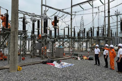 Kiểm tra công tác thí nghiệm định kỳ và bảo dưỡng thiết bị tại TBA 110kV Cao Bằng