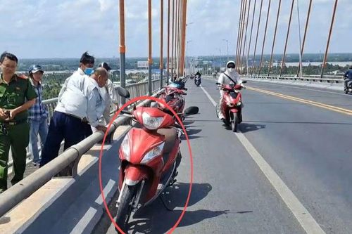 Phát hiện thi thể phụ nữ dưới mố cầu Rạch Miễu, nghi liên quan xe máy không người nhận bỏ lại trên cầu