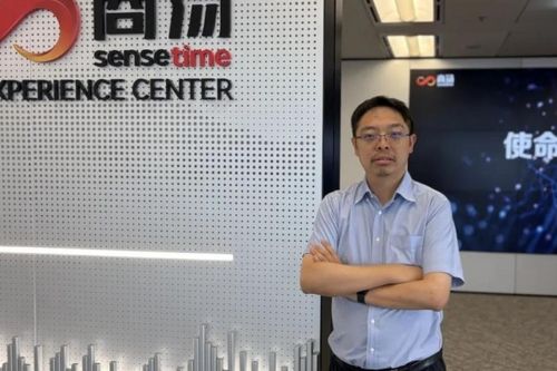 Công ty AI Trung Quốc đặt cược mô hình rẻ để thắng cuộc