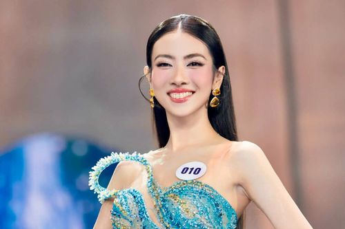 Á khôi 'gây bão' ở lễ tốt nghiệp: Từ nữ sinh miền núi đến thành tích 'con nhà người ta'
