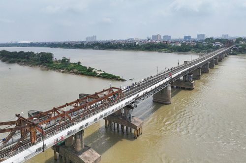 Diện mạo mới của cầu Long Biên sau hơn một tháng cấm xe sửa chữa