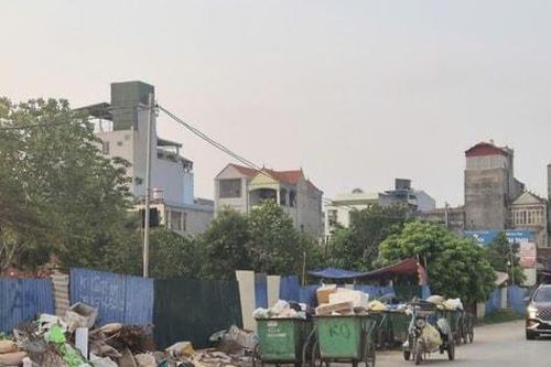 Rác thải bủa vây Khu đô thị mới Nam 32 ở Hoài Đức: Bao giờ hết cảnh nhếch nhác?