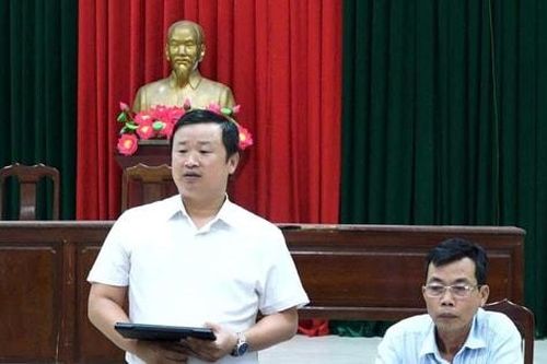 Lãnh đạo Đảng ủy xã Dân Hòa tăng cường gắn kết với chi bộ thôn