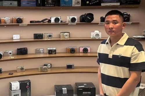Bắt đối tượng trộm 10 máy ảnh ở phố Hai Bà Trưng