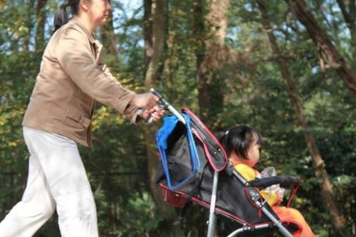 Về già mới hiểu: Ở cùng con là những ngày dè dặt và ngột ngạt