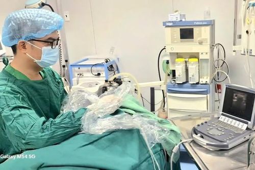 Đốt sóng cao tần – bước tiến nâng cao chất lượng điều trị bệnh lý tuyến giáp tại BV Nội tiết Nghệ An