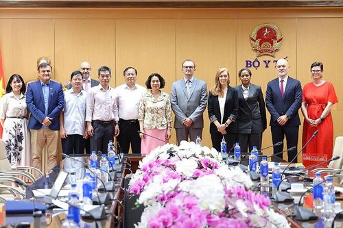 Thứ trưởng Nguyễn Thị Liên Hương tiếp, làm việc với đoàn công tác Nhóm phụ trách Quốc gia của Quỹ Toàn cầu