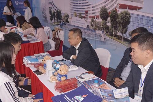 Hướng nghiệp 2026: Học ngành xã hội có lo thất nghiệp?
